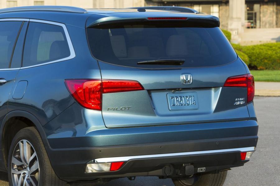 Детали экстерьера Honda Pilot 2015 года  (фото 5 из 107)